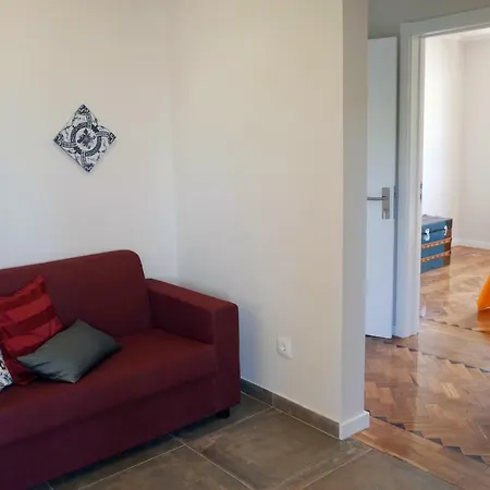 Lisbon 4 Apartment *